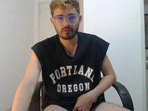 Snapshot of peterannaud chatting on January 2025 03:28:01 PM peterannaud online show from January 2025 03:28:01 PM