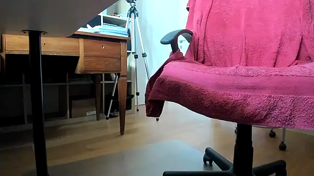 Snapshot of leccaleccafiga chatting on March 2025 08:43:01 AM leccaleccafiga online show from March 2025 08:43:01 AM