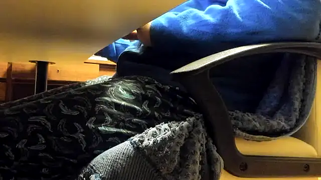 Snapshot of leccaleccafiga chatting on November 2025 09:35:02 PM leccaleccafiga online show from November 2025 09:35:02 PM