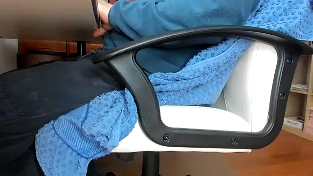 Snapshot of leccaleccafiga chatting on December 2025 07:53:02 PM leccaleccafiga online show from December 2025 07:53:02 PM