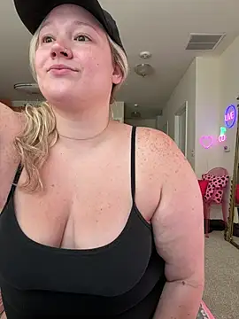 PiggyRose online show from July 2026 10:56:02 PM