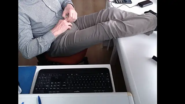 dutchpornking online show from May 2026 06:13:02 PM