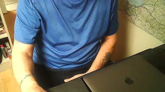 Snapshot of DUDURA@xh chatting on February 2025 10:37:02 AM DUDURAxh online show from February 2025 10:37:02 AM