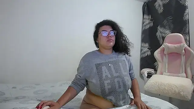 mabigomez00 online show from September 2025 09:24:01 AM