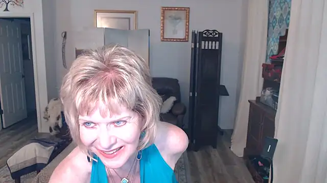SindeeDix online show from May 2026 12:02:02 PM