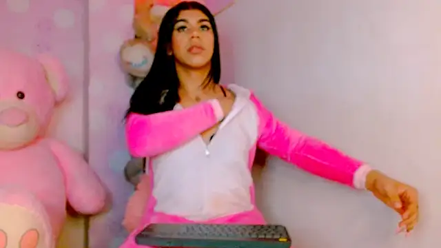 Snapshot of veronica_villalba chatting on December 2024 05:40:02 AM veronica villalba online show from December 2024 05:40:02 AM