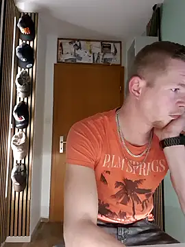 Snapshot of Playbunniboy chatting on December 2024 06:31:02 PM Playbunniboy online show from December 2024 06:31:02 PM