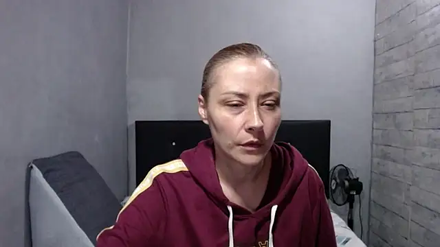 cataanderson  online show from April 2026 10:48:01 AM