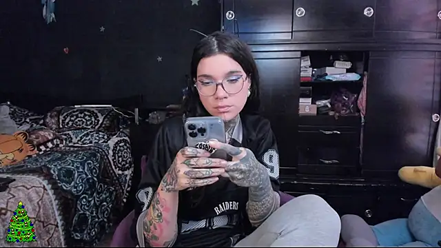 Lilmarieee online show from December 2024 08:10:02 PM