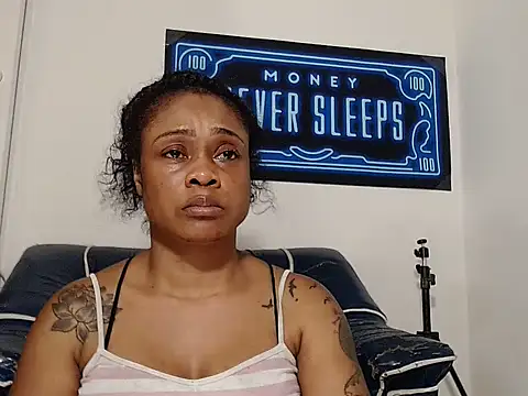 Snapshot of alexiaao9 chatting on April 2026 04:28:01 AM alexiaao9 online show from April 2026 04:28:01 AM