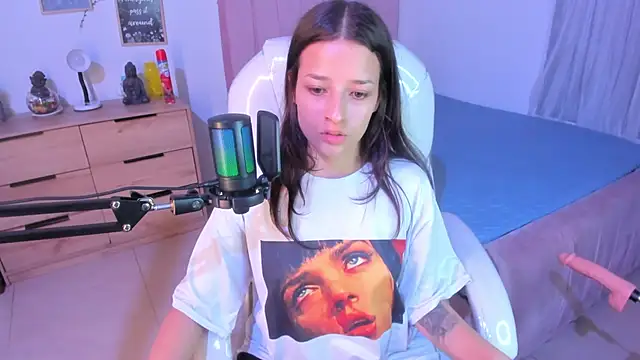 Amaia Daniells online show from February 2025 03:45:01 AM