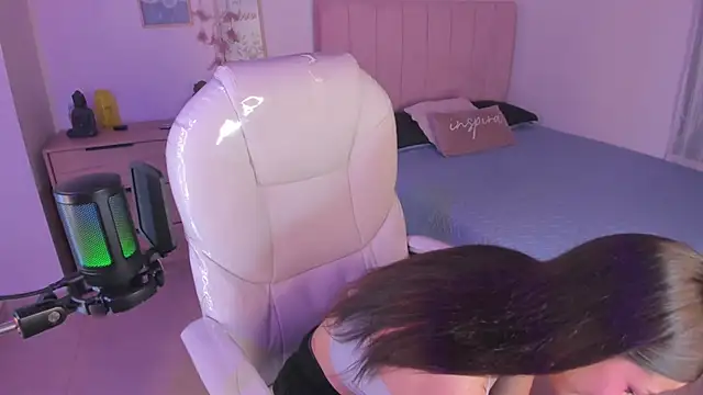 Amaia Daniells online show from March 2025 03:30:02 AM