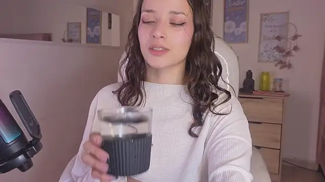 Amaia Daniells online show from November 2025 03:39:02 AM