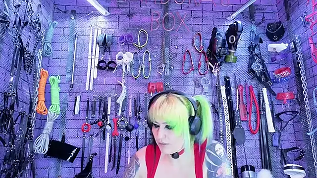 PANDORANEZZ online show from June 2026 01:55:01 AM