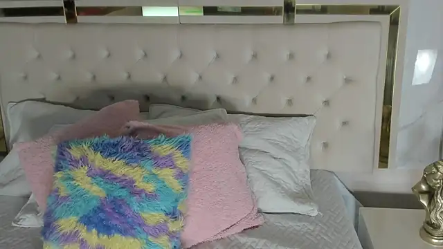 Meghan stonne  online show from November 2025 07:13:02 PM