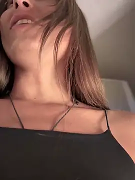 Snapshot of YOUR-KARINA chatting on December 2024 10:00:02 AM YOUR-KARINA online show from December 2024 10:00:02 AM