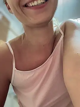 Snapshot of YOUR-KARINA chatting on September 2025 04:29:02 PM YOUR-KARINA online show from September 2025 04:29:02 PM