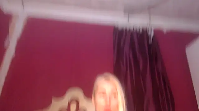 Snapshot of Loly4Fire chatting on March 2025 01:21:01 PM Loly4Fire online show from March 2025 01:21:01 PM