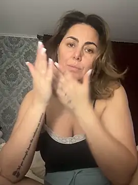 Emma roqueen online show from May 2026 09:45:01 PM