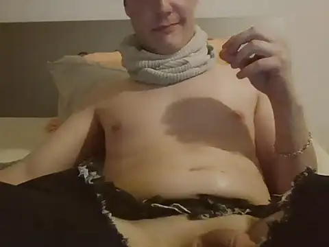 Snapshot of iluvhottenns chatting on March 2025 08:34:01 PM iluvhottenns online show from March 2025 08:34:01 PM