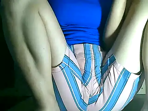 Snapshot of PinaySkinnyGirl chatting on November 2025 11:04:02 PM PinaySkinnyGirl online show from November 2025 11:04:02 PM