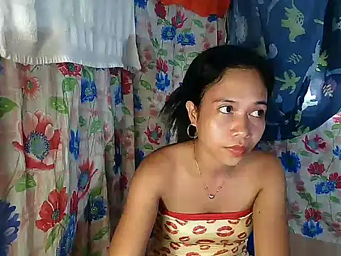Snapshot of PinaySkinnyGirl chatting on January 2026 08:51:02 AM PinaySkinnyGirl online show from January 2026 08:51:02 AM