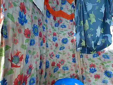 Snapshot of PinaySkinnyGirl chatting on January 2026 10:33:02 PM PinaySkinnyGirl online show from January 2026 10:33:02 PM