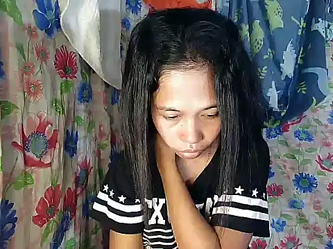 Snapshot of PinaySkinnyGirl chatting on January 2026 09:09:02 PM PinaySkinnyGirl online show from January 2026 09:09:02 PM