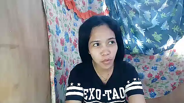 Snapshot of PinaySkinnyGirl chatting on February 2026 12:11:01 AM PinaySkinnyGirl online show from February 2026 12:11:01 AM