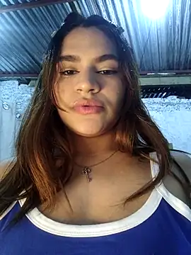 Snapshot of SexyFriends_ chatting on January 2026 01:43:01 AM SexyFriends online show from January 2026 01:43:01 AM