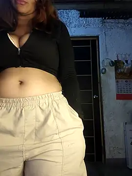 Snapshot of SexyFriends_ chatting on April 2026 01:48:01 AM SexyFriends online show from April 2026 01:48:01 AM