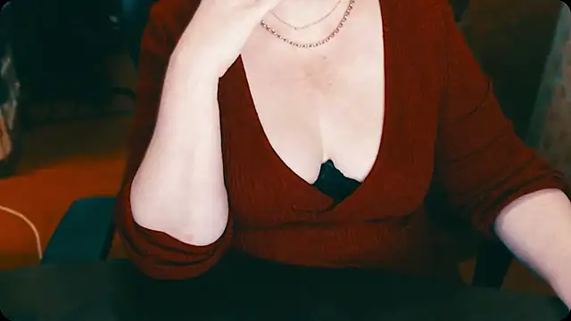 Snapshot of AlisaHot55 chatting on December 2024 04:04:01 PM AlisaHot55 online show from December 2024 04:04:01 PM