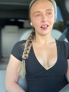 lunagirl13 online show from October 2025 04:48:02 PM