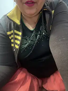 Snapshot of Preet_Kaur_69 chatting on December 2024 06:05:01 PM Preet Kaur 69 online show from December 2024 06:05:01 PM