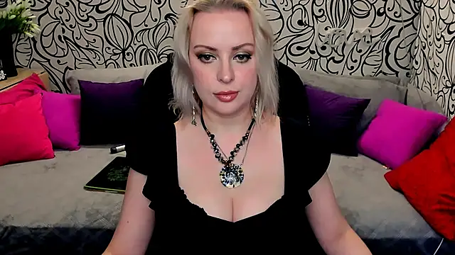 Snapshot of Hotdreamhere chatting on December 2024 12:01:02 PM Hotdreamhere online show from December 2024 12:01:02 PM