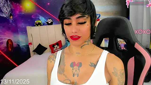 Nella Dolls online show from November 2025 08:52:01 PM