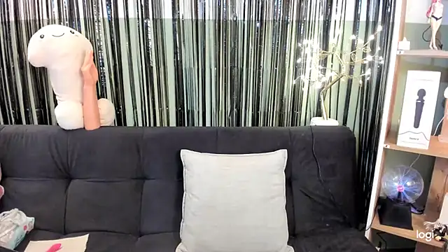 lilly sweett online show from February 2026 12:01:01 AM