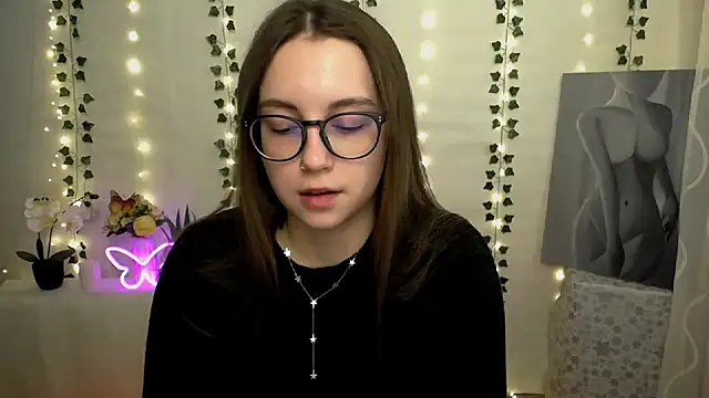 Snapshot of SweetPrincess_ chatting on March 2025 06:29:01 AM SweetPrincess online show from March 2025 06:29:01 AM