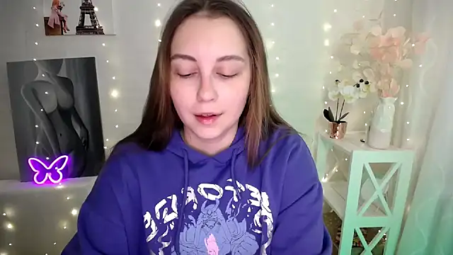 Snapshot of SweetPrincess_ chatting on April 2026 05:32:02 AM SweetPrincess online show from April 2026 05:32:02 AM