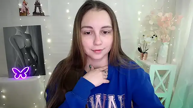Snapshot of SweetPrincess_ chatting on April 2026 05:32:01 AM SweetPrincess online show from April 2026 05:32:01 AM