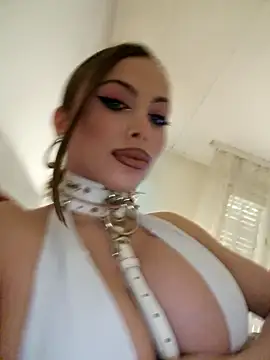 Snapshot of TamaraSavage chatting on January 2025 09:30:01 AM TamaraSavage online show from January 2025 09:30:01 AM