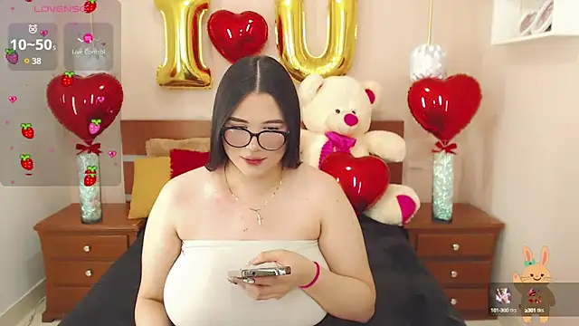 Snapshot of miss_linda_ chatting on February 2025 06:03:01 PM miss linda online show from February 2025 06:03:01 PM