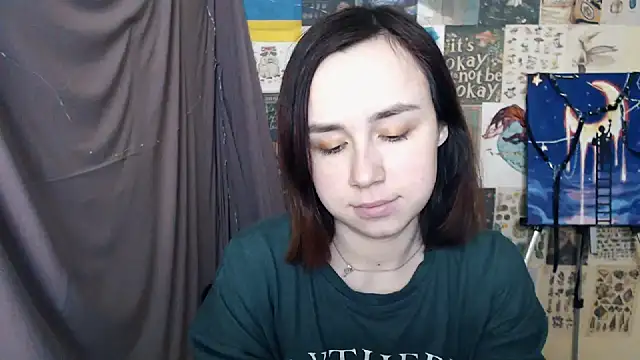 Snapshot of VeryVeryVeryShy_ chatting on February 2025 07:32:02 AM VeryVeryVeryShy online show from February 2025 07:32:02 AM