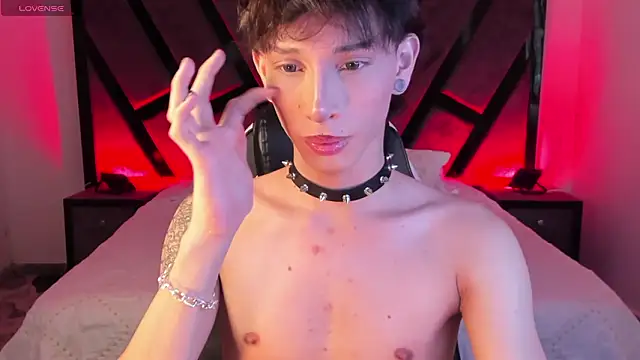 Snapshot of AndyWiilliams chatting on February 2026 10:16:01 PM AndyWiilliams online show from February 2026 10:16:01 PM