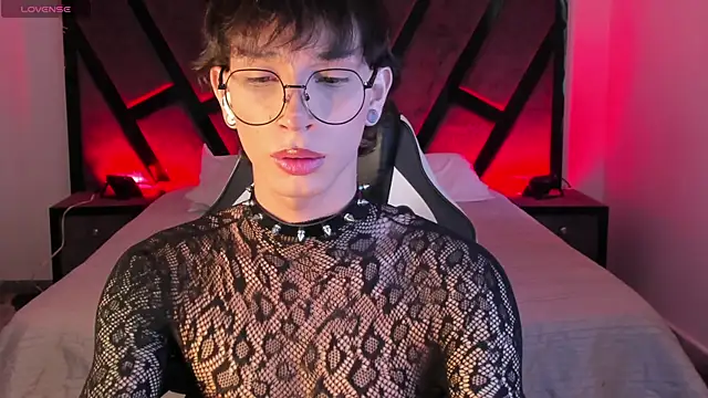 Snapshot of AndyWiilliams chatting on February 2026 10:17:01 PM AndyWiilliams online show from February 2026 10:17:01 PM