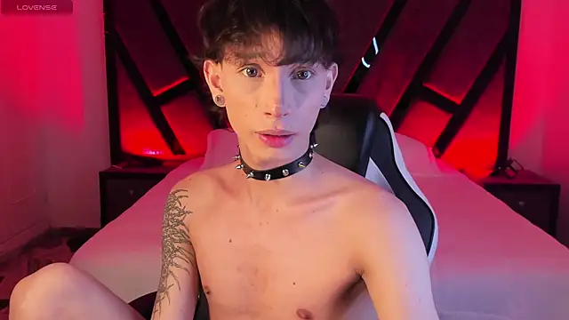 Snapshot of AndyWiilliams chatting on February 2026 10:41:02 PM AndyWiilliams online show from February 2026 10:41:02 PM