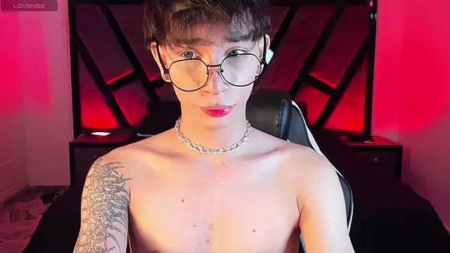 Snapshot of AndyWiilliams chatting on March 2026 09:54:01 PM AndyWiilliams online show from March 2026 09:54:01 PM