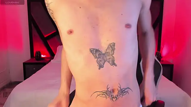 Snapshot of AndyWiilliams chatting on March 2026 10:37:01 PM AndyWiilliams online show from March 2026 10:37:01 PM