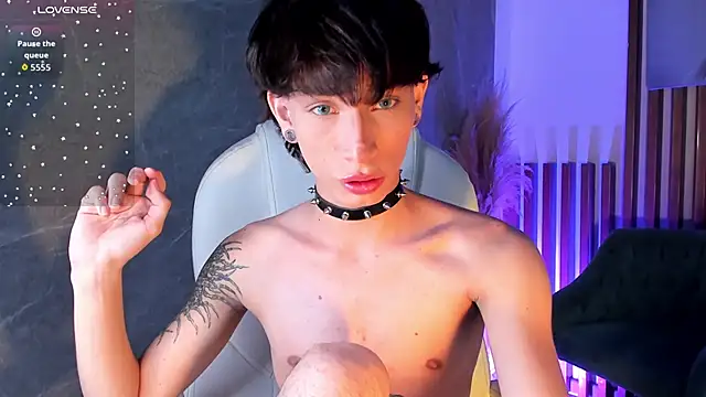 Snapshot of AndyWiilliams chatting on April 2026 10:07:02 PM AndyWiilliams online show from April 2026 10:07:02 PM