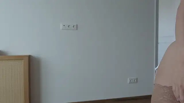 hee jeen online show from September 2025 01:55:01 PM